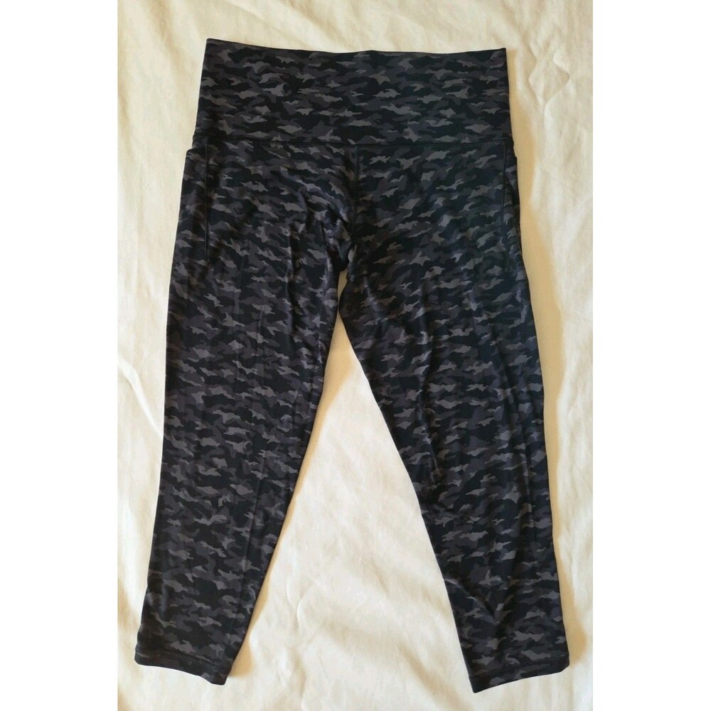 Athleta | Sz 1X | Salutation Stash Pocket II Printed 7/8 Tight Gray Camo Legging